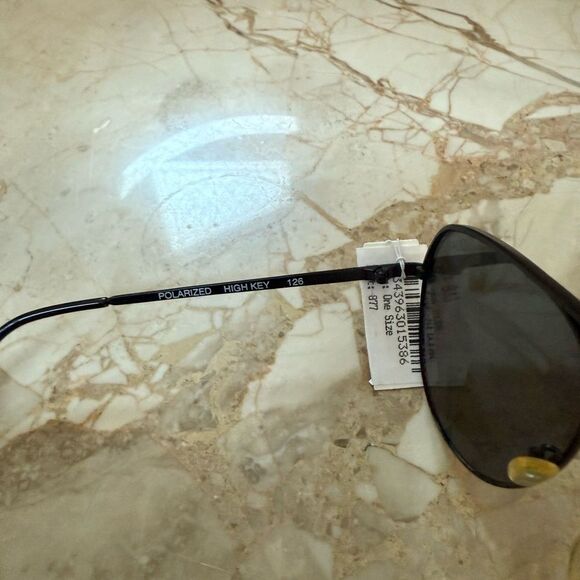 Quay Australia High Key Black
polarized Aviator Sunglasses NWT - Picture 8 of 10
